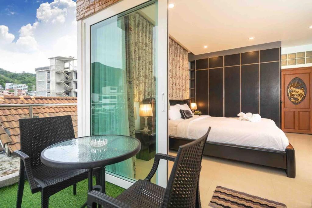 Spacious 4 Bedroom Vacation Patong