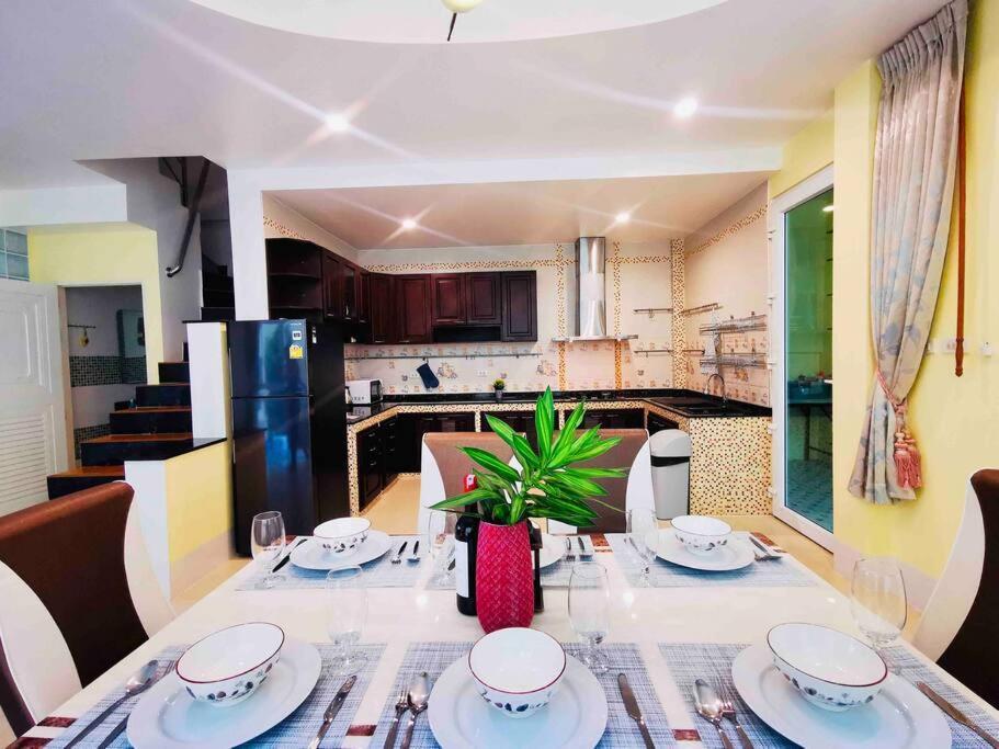 Spacious 4 Bedroom Vacation Feriehus *
